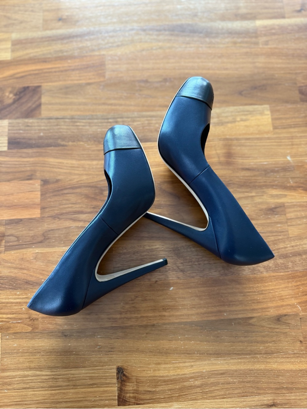 Chanel Blue/Black Leather CC Cap Toe Pumps - Size 40 - Picture 11 of 13